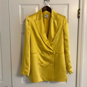 Elegant Yellow Double-Breasted Women's Blazer